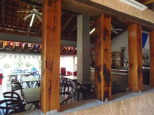 Le bar du camping de la vallée près d'argeles